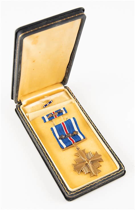 Jim Mcdivitts Distinguished Flying Cross With Oak Leaf Clusters