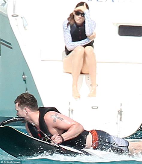 Jessica Biel Enjoys A Break With Justin Timberlake Daily Mail Online