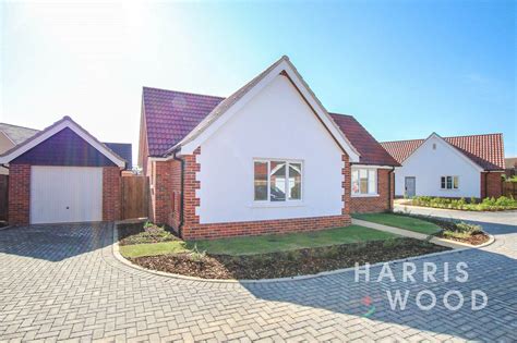 2 bed bungalow for sale in Forrester Road, Mistley, Manningtree, Essex
