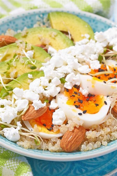 All i wanted to do was jazz up my boring bowl of oatmeal. Quinoa, Egg, and Avocado Superfood Breakfast Bowl | Recipe ...