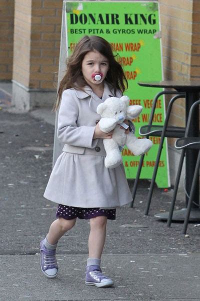 5 Year Old Suri Cruise With Pacifier Celebrities