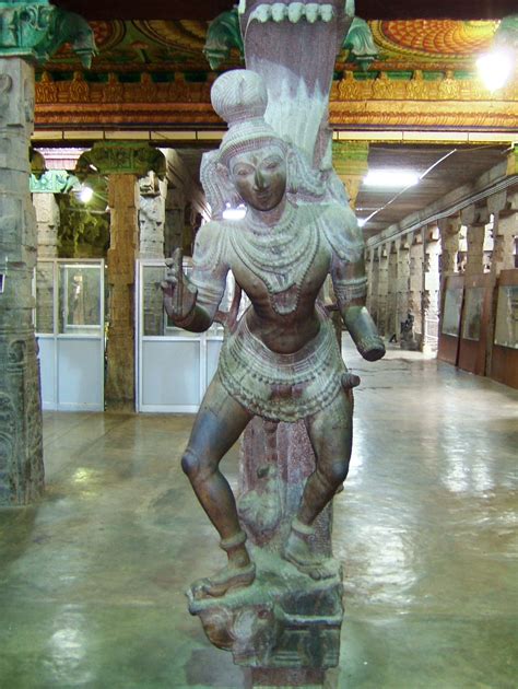 Asisbiz Madurai Sri Meenakshi Temple Thousand Pillar Hall India May 2005 04