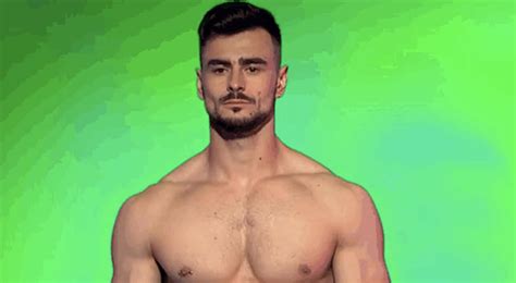Naked Attraction Welcomes First Couple And Italian Peen Cocktails