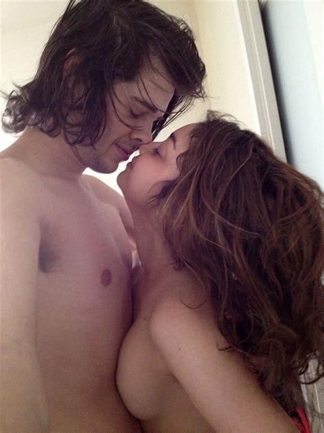 Sarah Hyland Nude Leaked Pics Sex Tape From Icloud