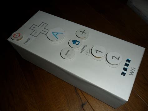 Sindelicious Papercraft Sinterklaassurprise Wii Remote