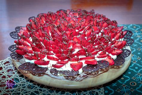 Pavlova, unlike other meringues, is made with vinegar and cornstarch, so the end result is crisp on the outside, but still has some tooth (chew) on the inside. Double chocolate strawberry pavlova - Cuppiest.com
