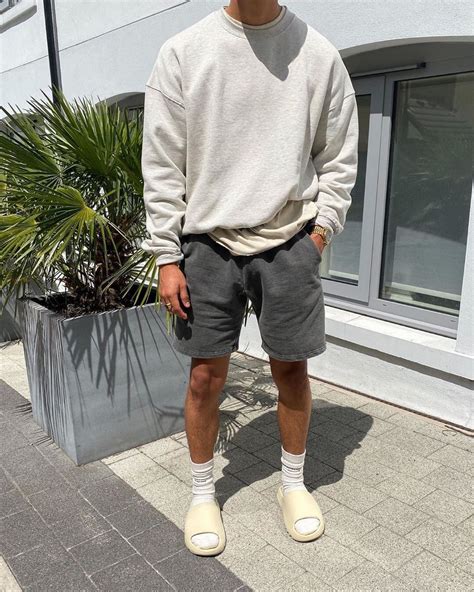Https://wstravely.com/outfit/yeezy Slides Outfit Men