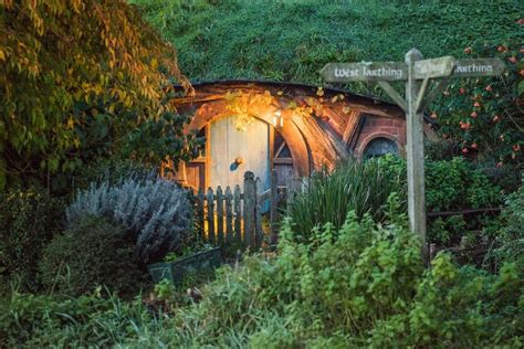 Hobbiton Organic Architecture Hobbit House Earth Sheltered