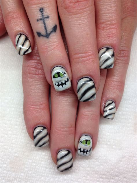 Gel Nails With Hand Drawn Design Using Gel By Melissa Fox Finger Nail Art Hair And Nails