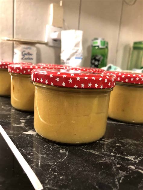 Woher die indianerbanane also ihren namen hat, wie sie am besten angepflanzt und gepflegt wird und wie sie diese exotische frucht am besten ernten und lagern, erfahren sie in unserem artikel. Indianerbanane: Herstellung von Pawpaw-Marmelade | DER ...