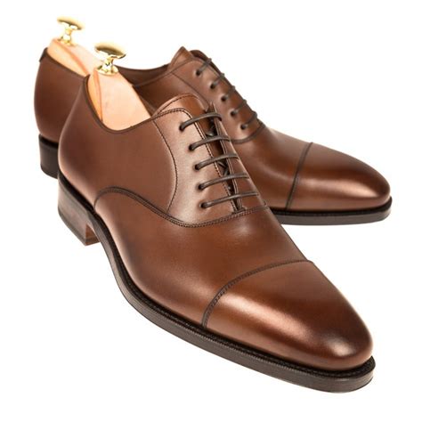 Brown shoes with a navy suit, yes or no? - Quora