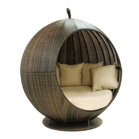 So, as you prepare for some summer fun, now is the time to complete your backyard lounge and give yourself a treat you deserve! Round Rattan Cosy Outdoor Daybed With Canopy - Buy Round ...