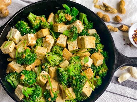 I used brussels sprouts instead of broccoli because all i had was frozen broccoli and baked them with the tofu and finished in the sauce. Broccoli Brown Sauce With Tofu Calories - If you're shy ...