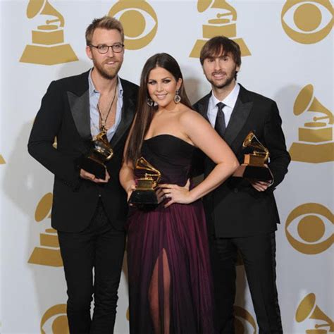 Lady Antebellums Hillary Scott Gives Birth