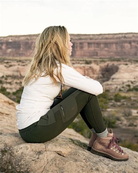 Awesome Women Hiking Outfits That Are In Style Fancy Ideas About