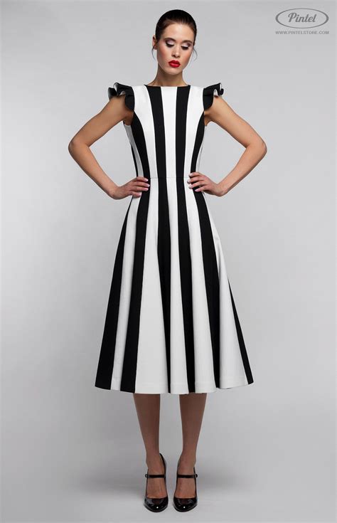 Combined Sleeveless Black And White Slim Fit Midi Dress In Stretched