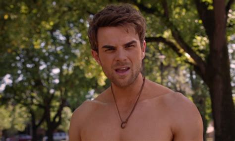 Nathaniel Buzolic Shows Off Amazing Shirtless Body In ‘significant