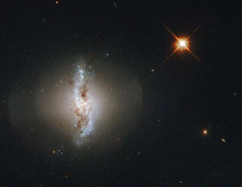 Hubble Image Of The Week The Polar Ring Of Arp 230
