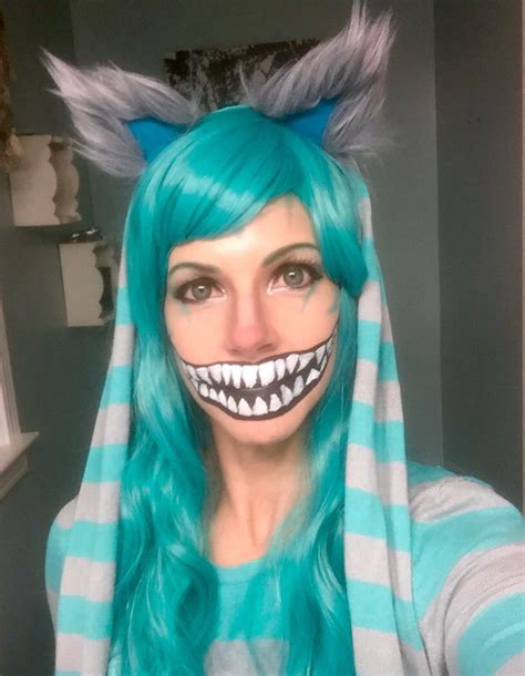 With halloween just around the corner you need to be prepared for the costume parties. Cool Halloween makeup DIY Cheshire cat costume, cheshire cat makeup from Alice in W… | Diy ...