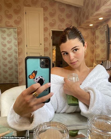Olivia Jade Shares Post Bath Selfie In Quarantine Hot Lifestyle News