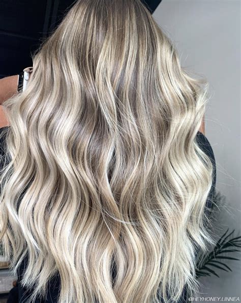 Blonde Hair Color With Lowlights
