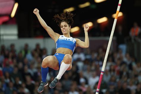 Les propriétaires (la municipalité de bucarest) et le gouvernement roumain ont payé 234 millions d'euros pour la construction du stade, qui est capable d'accueillir 55 600 personnes, mais avec une expansion potentielle de 63 000 personnes. Olympic champion Stefanidi wins pole vault in Athens ...