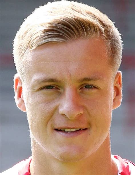 Deyovaisio zeefuik, ingmar merle, kevin grund, nina ehegötz und felix kroos sind für das tor des monats märz nominiert. Felix Kroos - Spielerprofil | Transfermarkt