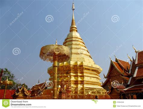 Guld Stupa I En Buddistisk Tempel Wat Phrathat Doi Suthep