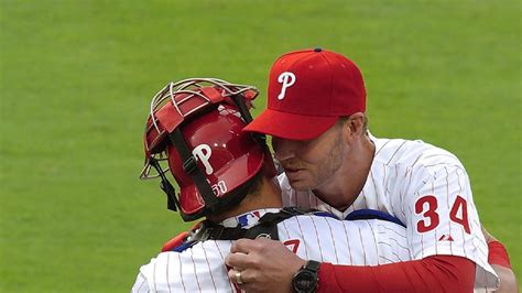Roy Halladay: Baseball world mourns loss of pitching legend - The