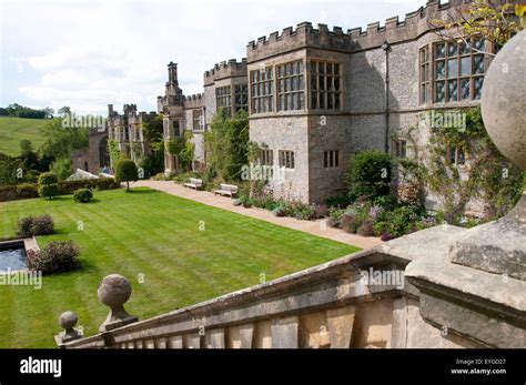 Haddon Hall In Derbyshire England Hi Res Stock Photography And Images