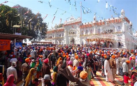 This particular tradition dates back to the times of the 10th guru, sri guru. Hola Mohalla Festival Punjab