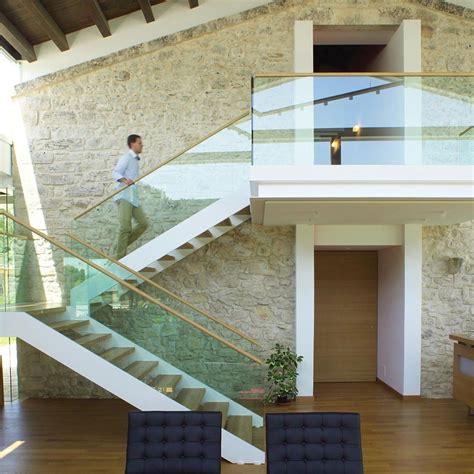 For homes that have more than one level, stairs are important to make the house accessible. China Customized Glass Panel Handrail U Channel Stair ...