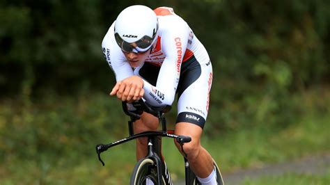 Image 1 of 30 mathieu van der poel wins stage 3 at the tour de Tour de Grande-Bretagne : Van Der Poel reprend la tête au général - Eurosport