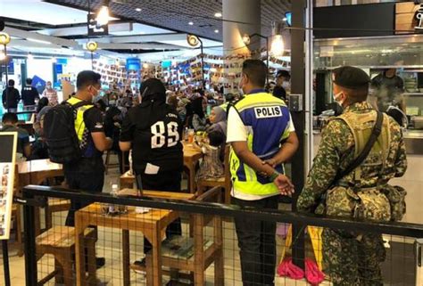 Dengan menukar pendapat atau sharing antar sesama tim maka bisa menjadi masukan yang baik untuk pembuatan contoh standar operasional prosedur. Carian mengenai topik prosedur-operasi-standard | Astro Awani