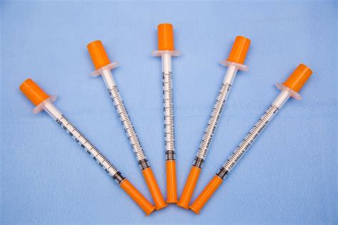 Disposable Medical 1ml 05ml Sterile Colored Insulin Syringe With