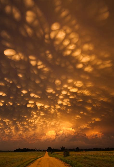 Mammatus Clouds Over Nebraska Rpics