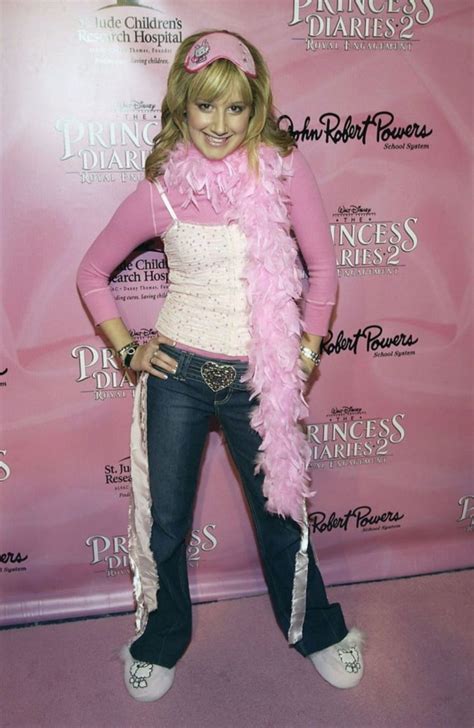 Terrible Fashion Trends Everyone Thought Looked Good In The 2000s Styled