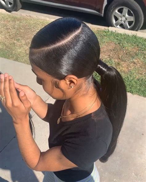 Side Part Ponytail 😍shes Holding Her Extra Weave Hair In Her Hand