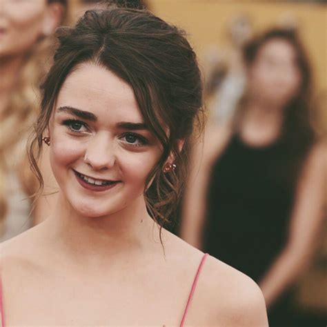 Pin By ღღღღღღ On Maisie Williams Maisie Williams Williams English