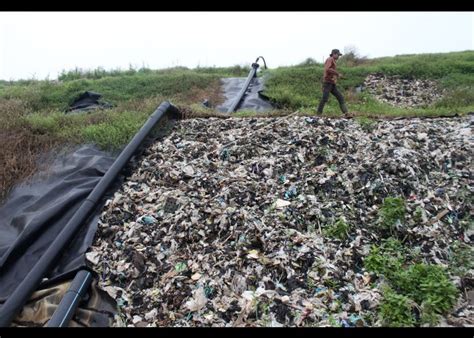 Pemanfaatan Sampah Sebagai Sumber Energi Listrik ANTARA Foto