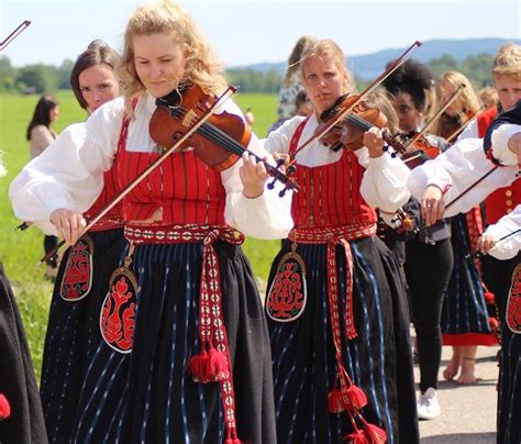 Delsbo Sweden Costumes Around The World Scandinavian Traditional Swedish Fashion Annan Folk