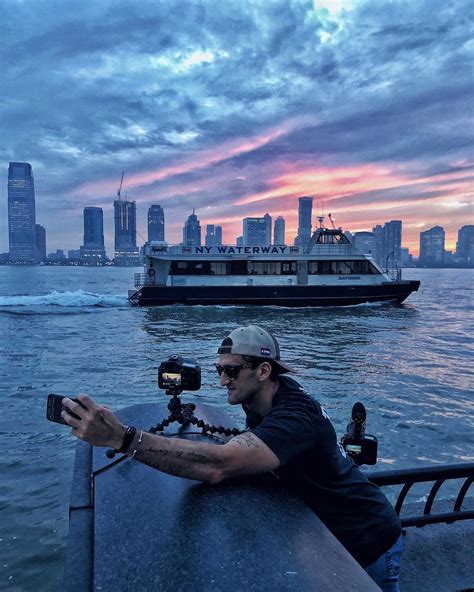 Casey neistat net worth mostly comes from his youtube channel, which has 11 million subscribers, and tv deals. How Much Money Casey Neistat Makes On YouTube - Net Worth ...