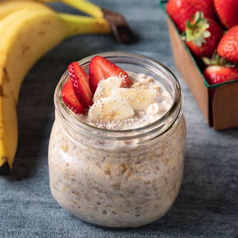 Overnight oats are basically oatmeal in a jar with different portions of berries, fruits, chocolates, or overnight oats with yogurt. Low Calorie Overnight Oats Recipe Uk - Blueberry Lemon Cheesecake Healthy Overnight Oats Recipe ...
