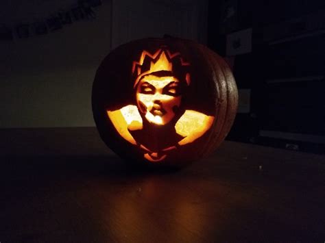 snow white evil queen pumpkin carving pumpkin carving snow white evil queen carving