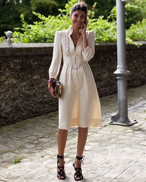 What Does A Typical Italian Woman Look Like In Summer 2023 Street Style Review