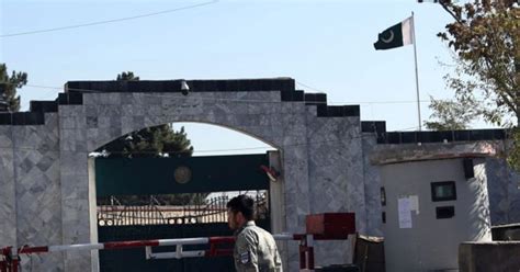 سفارت پاکستان در کابل مورد حمله مسلحانه قرار گرفته است