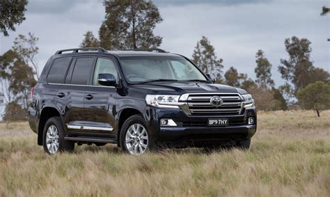 2022 toyota landcruiser 300 series: Toyota LandCruiser 300 dropping 4.5 V8 diesel, 2.8 diesel ...
