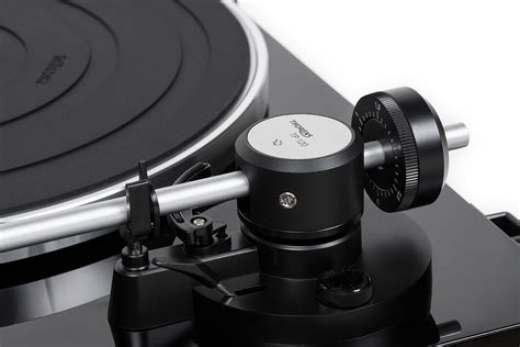 Thorens Lanceert Riemaangedreven Draaitafel TD 204