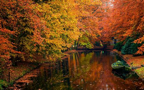 Autumn River Hd Wallpaper Pixelstalknet