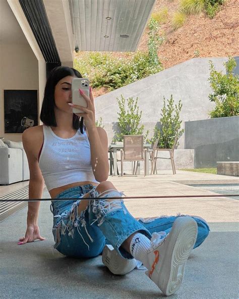 Charli Damelio On Instagram “swag” Types Of Jeans Charli D Amelio